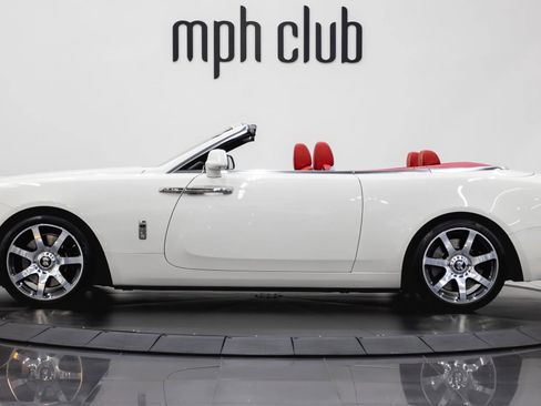 Used 2017 Rolls-Royce Dawn RWD image 15