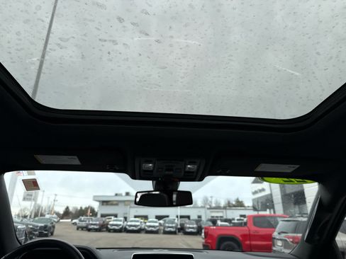 Certified 2022 GMC Yukon XL SLT w/ SLT Premium Package image 17