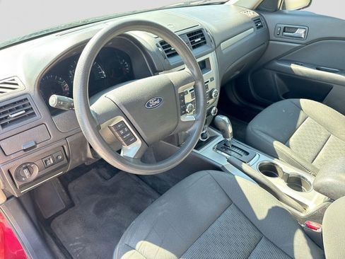 Used 2010 Ford Fusion SE FWD image 2