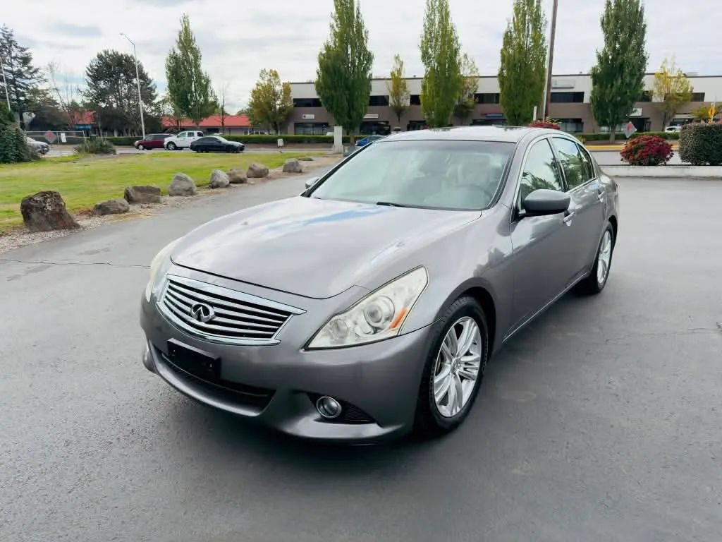 Used 2013 INFINITI G37 Journey w/ Premium Pkg RWD image 1
