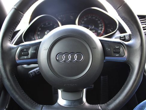 Used 2010 Audi R8 V10 image 31