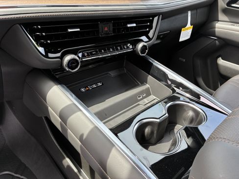 New 2026 Chevrolet Tahoe High Country AWD/4WD image 36