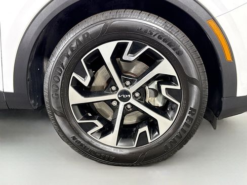Used 2023 Kia Sportage EX image 32