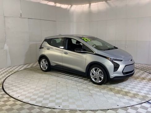 Used 2023 Chevrolet Bolt LT image 2