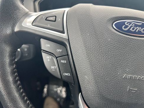 Used 2017 Ford Fusion SE w/ Equipment Group 201A image 14