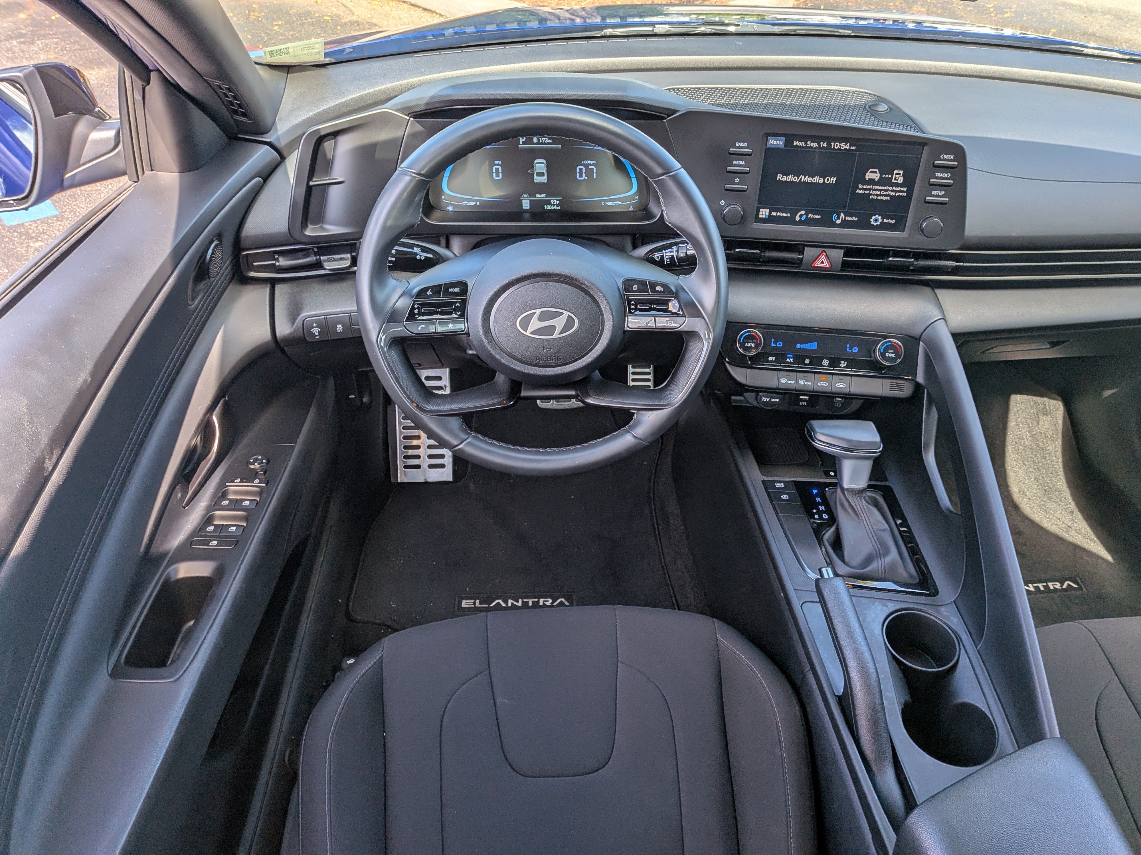 Used 2025 Hyundai Elantra Sport FWD image 17