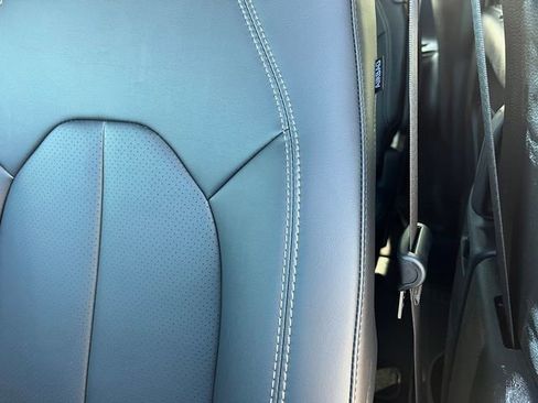 New 2026 Chrysler Pacifica Select image 16