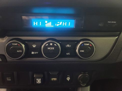Used 2021 Toyota Tacoma TRD Off-Road w/ Blackout Package (TMS) AWD/4WD image 34