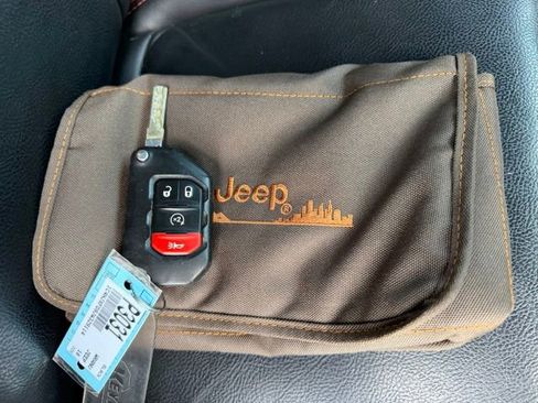 Used 2018 Jeep Wrangler Unlimited Rubicon AWD/4WD image 39