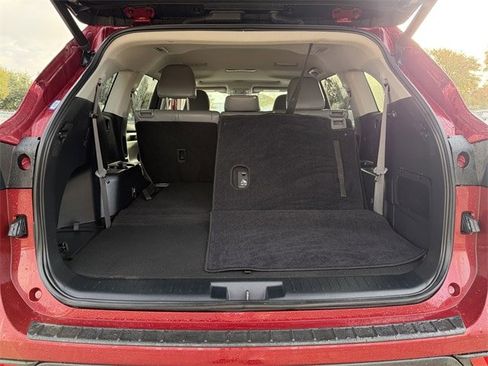 Certified 2023 Toyota Highlander XLE image 32