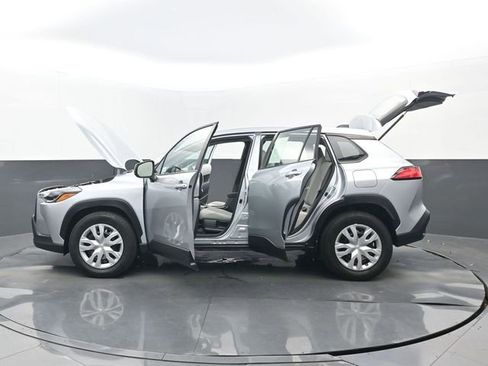 Used 2023 Toyota Corolla Cross L image 32