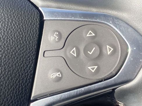 Used 2023 Chevrolet Traverse RS image 39