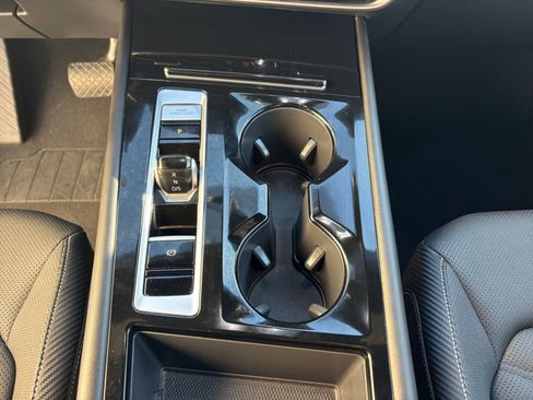 Used 2025 Volkswagen Atlas Cross Sport SE image 41