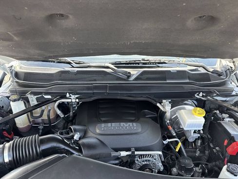 Used 2024 RAM 2500 Laramie AWD/4WD image 36