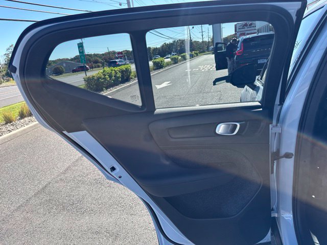 Used 2026 Volvo XC40 B5 Plus AWD/4WD image 16