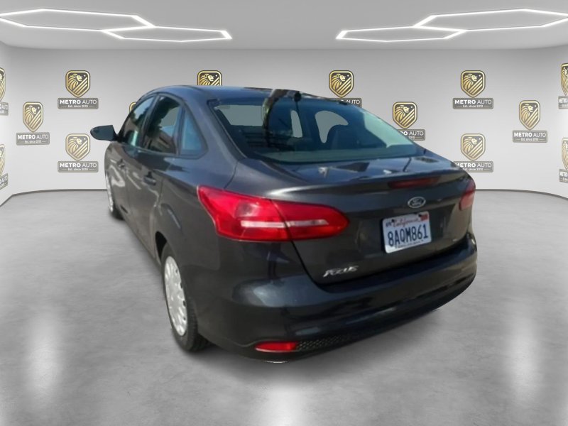 Used 2015 Ford Focus SE FWD image 5