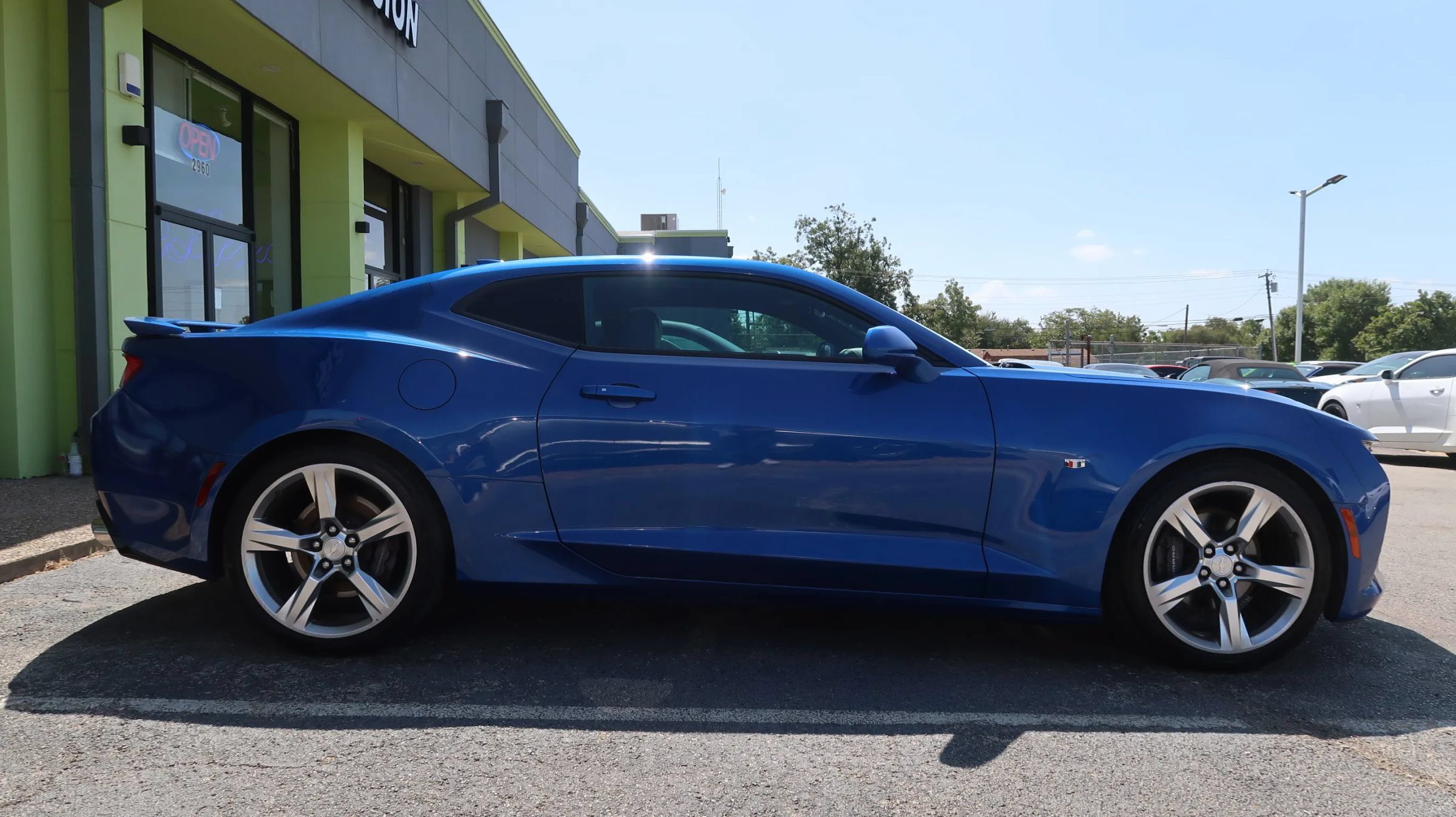 Used 2018 Chevrolet Camaro SS RWD image 9