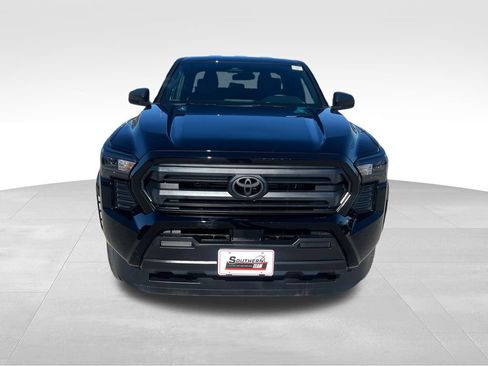 Used 2025 Toyota Tacoma SR image 8