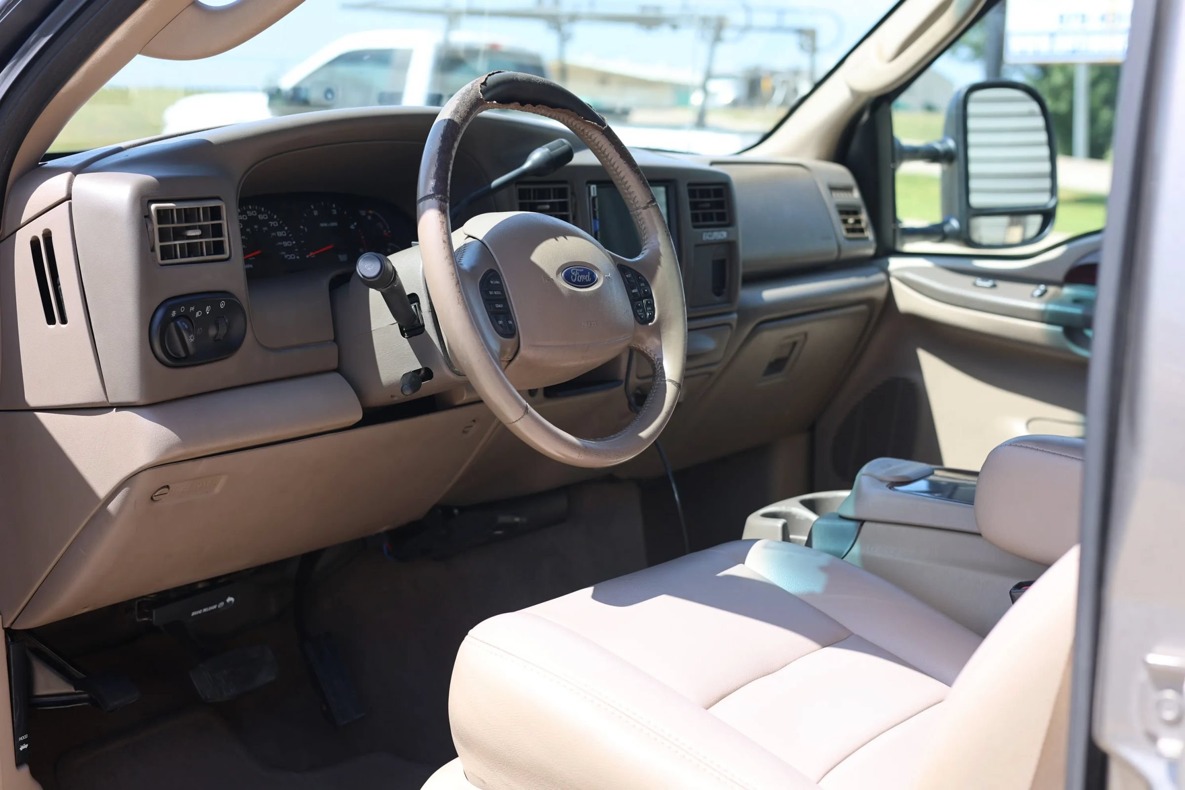 Used 2004 Ford Excursion Limited AWD/4WD image 17