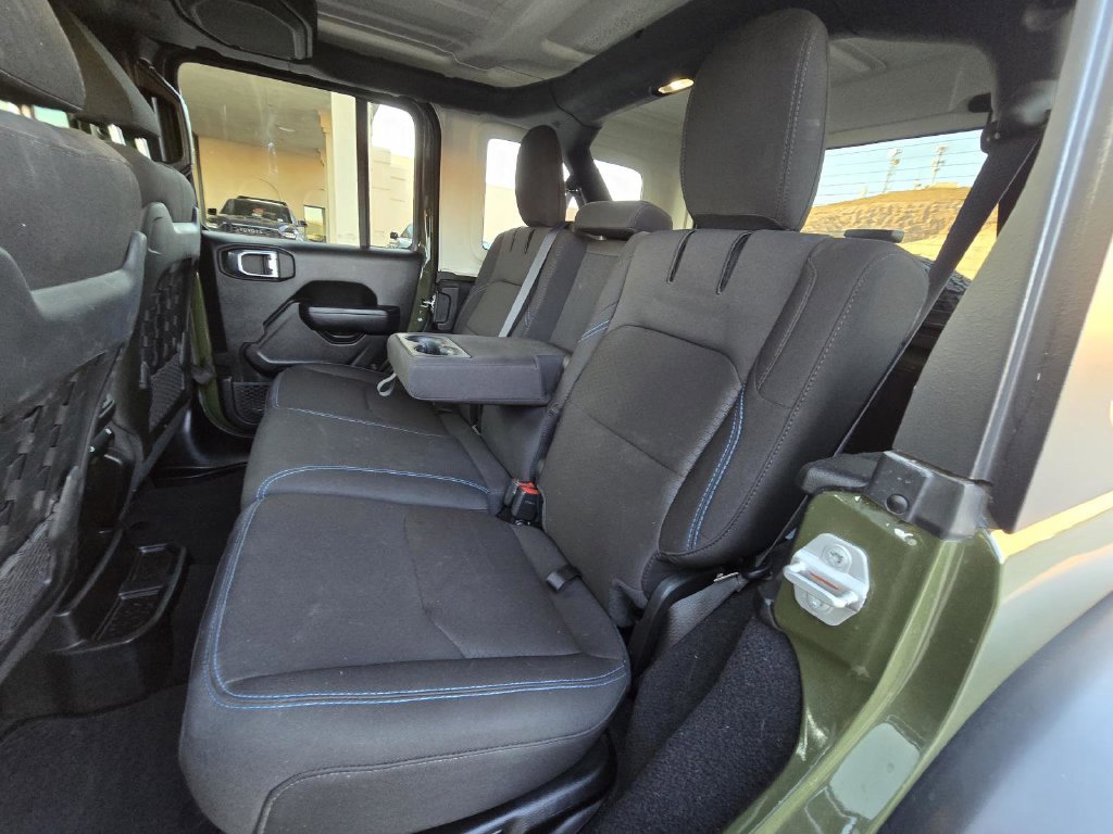 Used 2023 Jeep Wrangler Unlimited Rubicon 4xe w/ Cold Weather Group AWD/4WD image 17