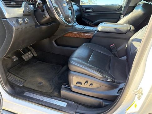 Used 2016 Chevrolet Suburban LTZ image 9