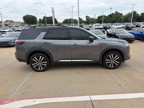 Used 2024 Nissan Pathfinder Platinum w/ Cargo Package FWD image 6