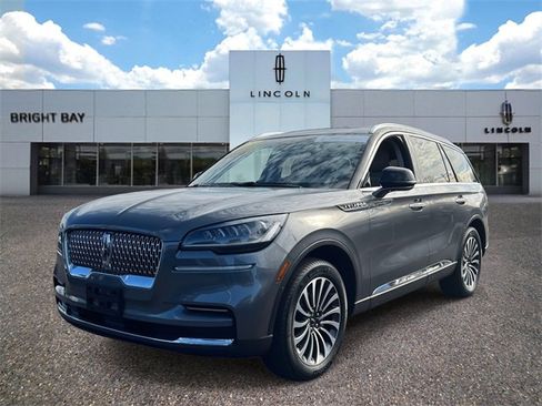 Used 2022 Lincoln Aviator Reserve w/ Elements Package Plus image 2