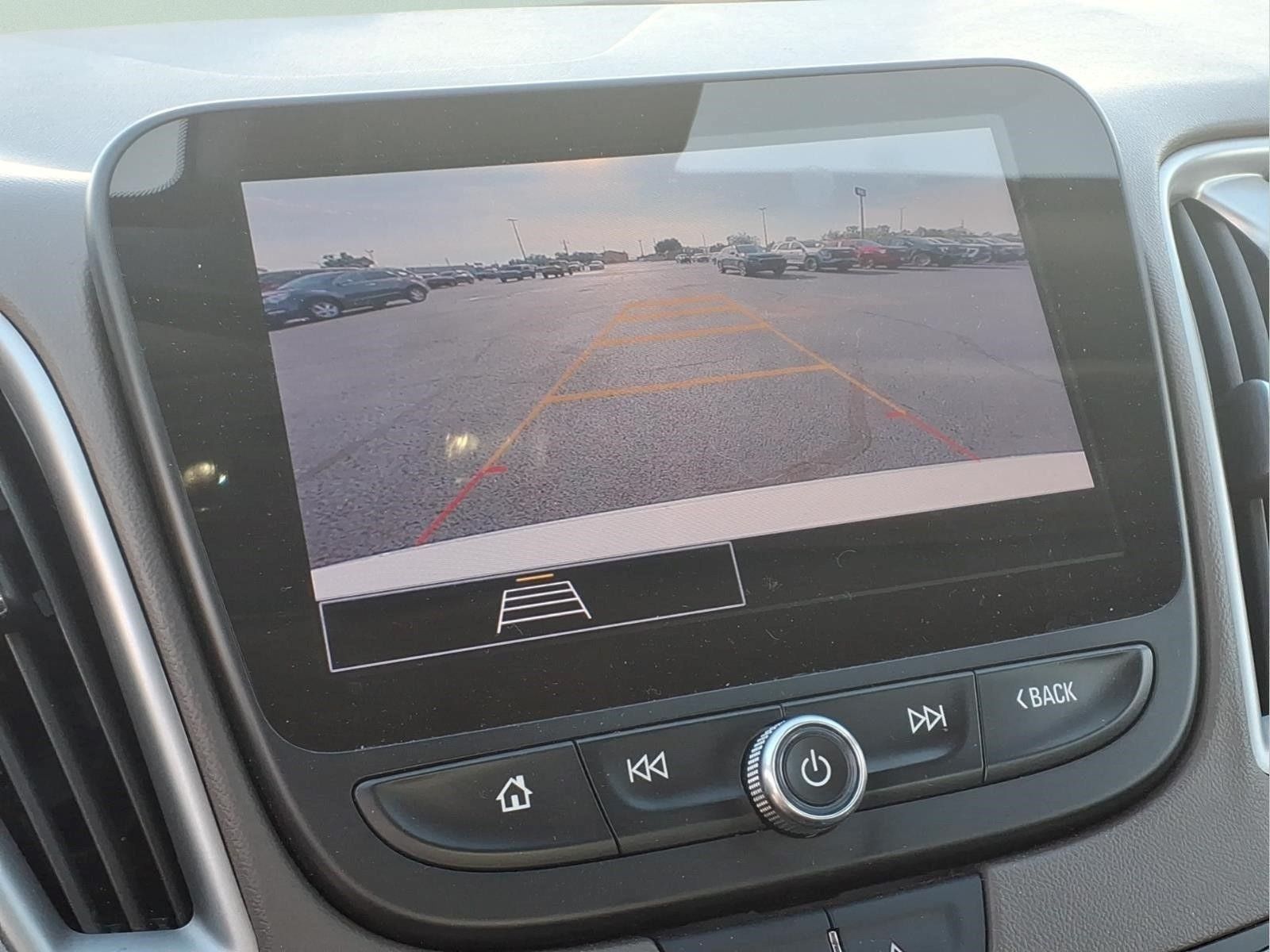 Used 2024 Chevrolet Malibu LT FWD image 11