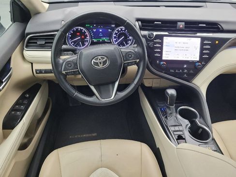 Used 2020 Toyota Camry XLE image 22