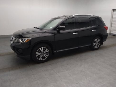 Used 2019 Nissan Pathfinder S FWD image 2