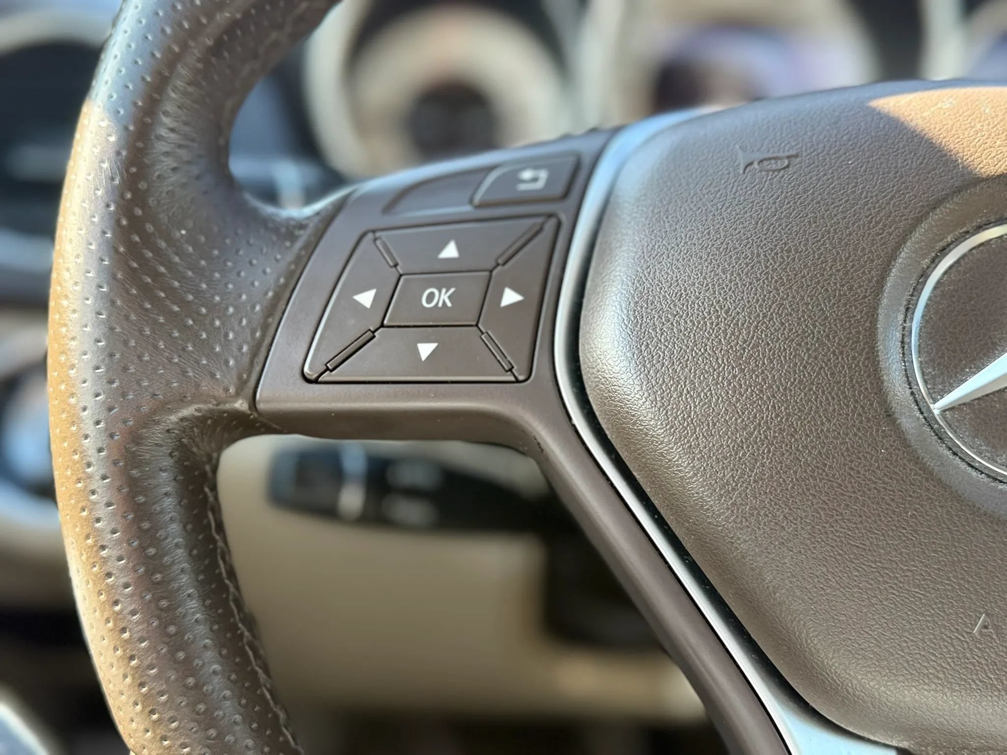 Used 2014 Mercedes-Benz C 250 Sedan image 15