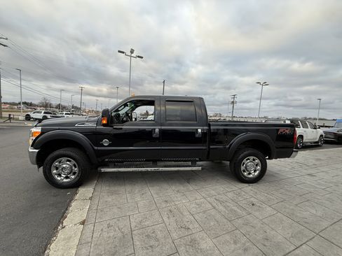 Used 2016 Ford F250 XLT w/ XLT Premium Package image 3