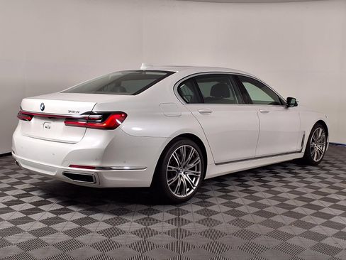 Used 2022 BMW 740i w/ Premium Package RWD image 32