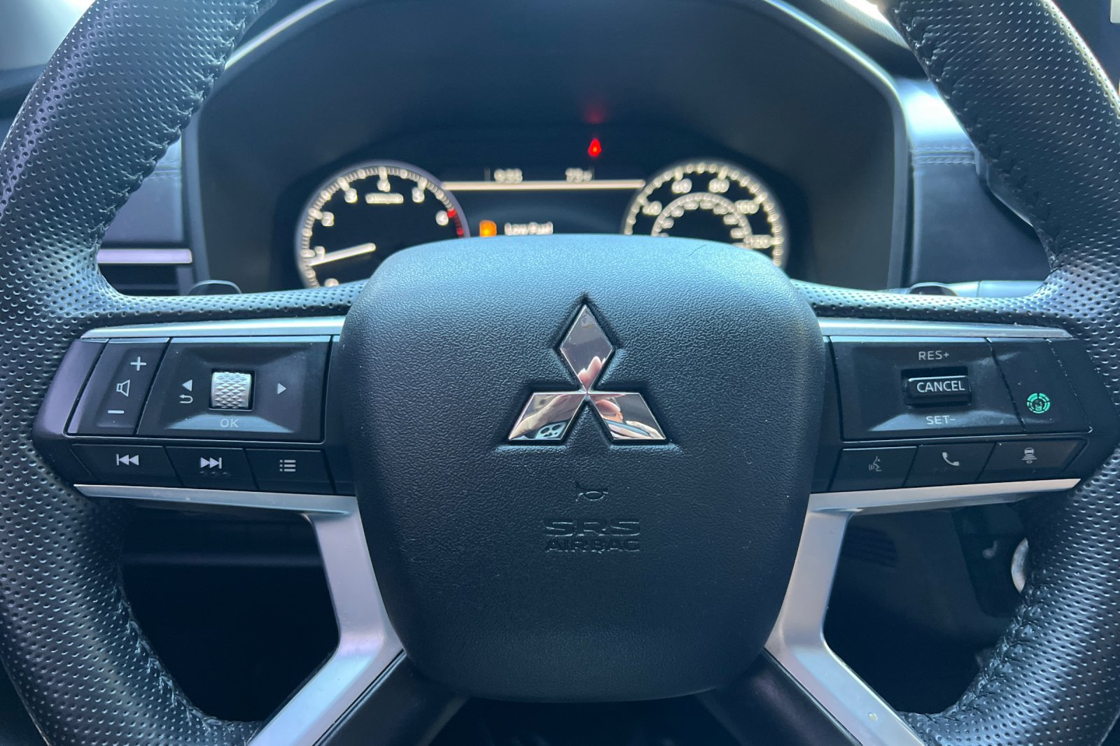 Used 2022 Mitsubishi Outlander SE AWD/4WD image 23