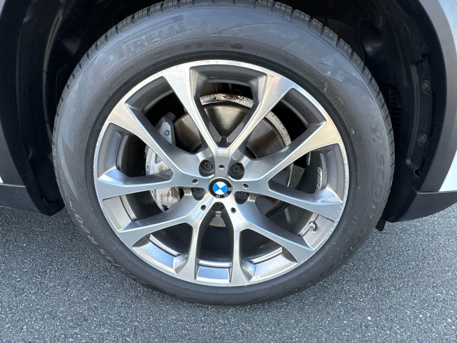 Used 2024 BMW X5 xDrive40i w/ Parking Assistance Package AWD/4WD image 38