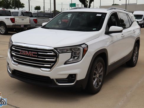 Used 2024 GMC Terrain SLT FWD image 8