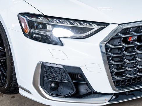 Used 2023 Audi S8 image 18