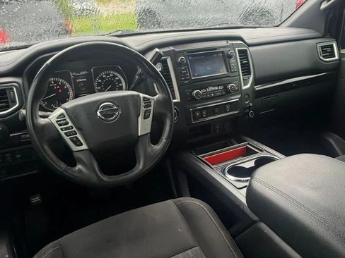 Used 2018 Nissan Titan SV w/ SV Convenience Package RWD image 8