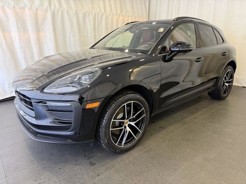 New 2026 Porsche Macan image 1