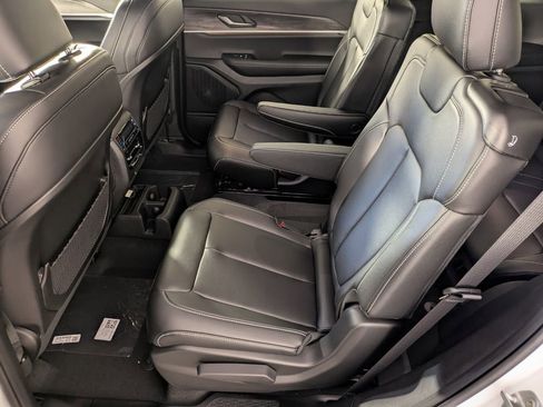 New 2025 Jeep Grand Cherokee L Limited w/ Black Appearance Package image 13