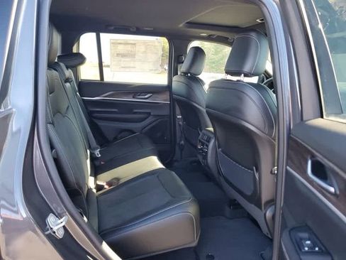 New 2026 Jeep Grand Cherokee Altitude AWD/4WD image 24