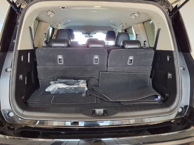 Used 2025 Nissan Armada SV AWD/4WD image 8