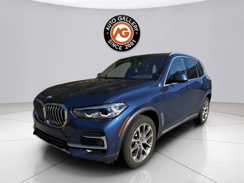 Used 2023 BMW X5 sDrive40i w/ Climate Comfort Package image 3
