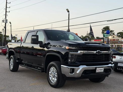 Used 2025 Chevrolet Silverado 2500 LT w/ Safety Package AWD/4WD image 7