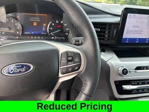 Used 2023 Ford Explorer XLT image 17