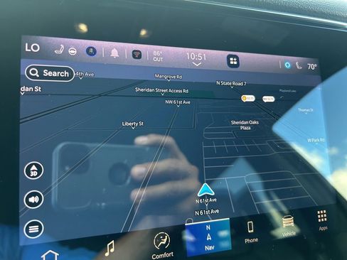 Used 2023 Jeep Wagoneer Series III w/ Preferred Equipment Group image 12