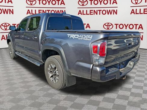 Used 2022 Toyota Tacoma TRD Off-Road w/ TRD Premium Off Road Package AWD/4WD image 4