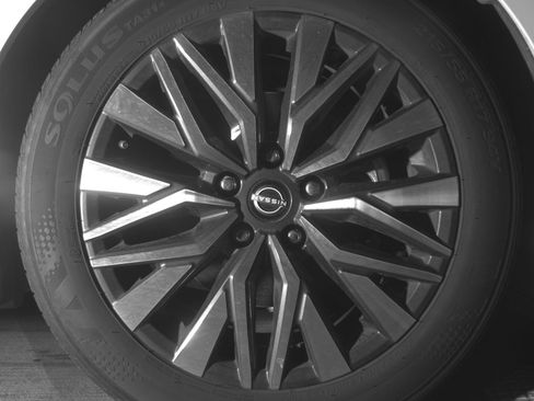 Used 2025 Nissan Altima 2.5 SV image 13