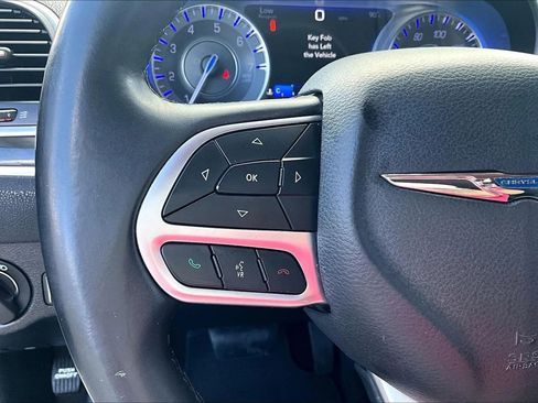 Used 2018 Chrysler 300 Touring w/ Sport Appearance Package image 19