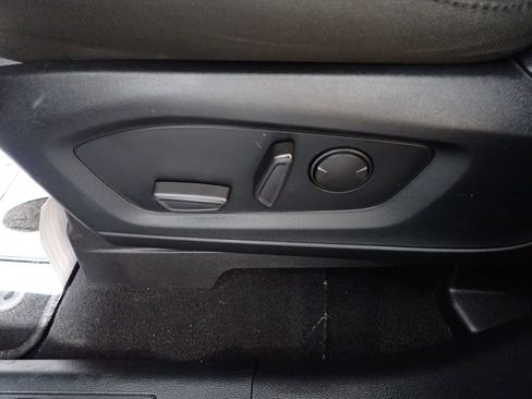 Used 2020 Ford Explorer XLT w/ Comfort Package image 17